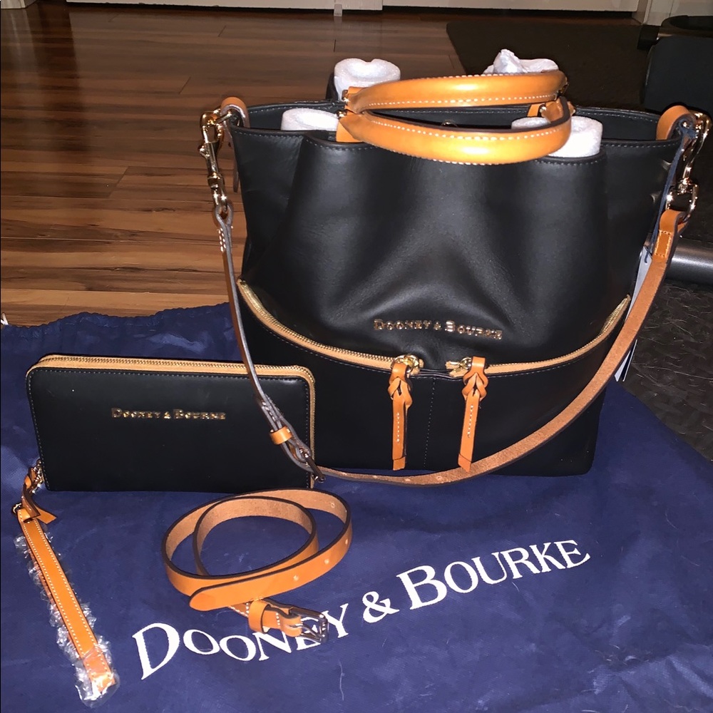 Dooney & Bourke City Dawson. NWT
